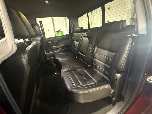 Used 2017 GMC Sierra 2500 Denali w/ Duramax Plus Package AWD/4WD image 27
