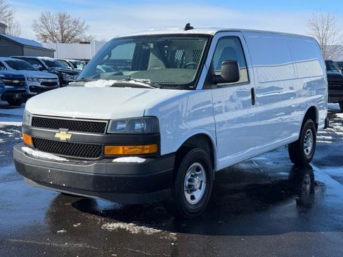 Used 2021 Chevrolet Express 2500 RWD 2500 Regular Wheelbase WT w/ Safety Package image 4