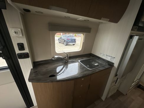 Used 2012 Mercedes-Benz Sprinter 3500 image 22