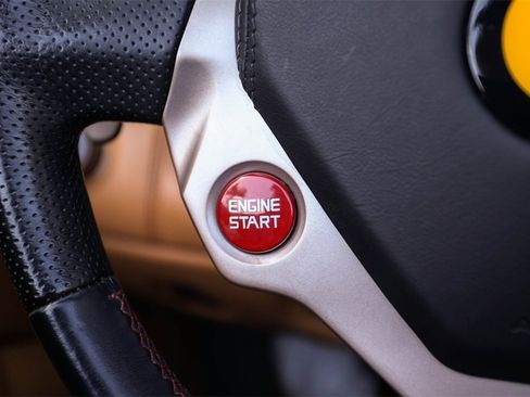 Certified 2014 Ferrari California image 29