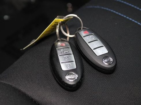 Used 2019 Nissan Leaf FWD image 14
