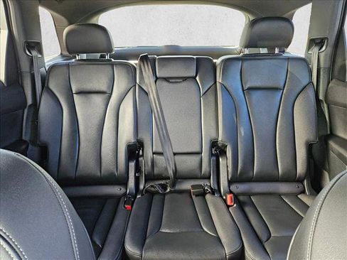 Used 2025 Audi Q7 3.0T Premium image 17