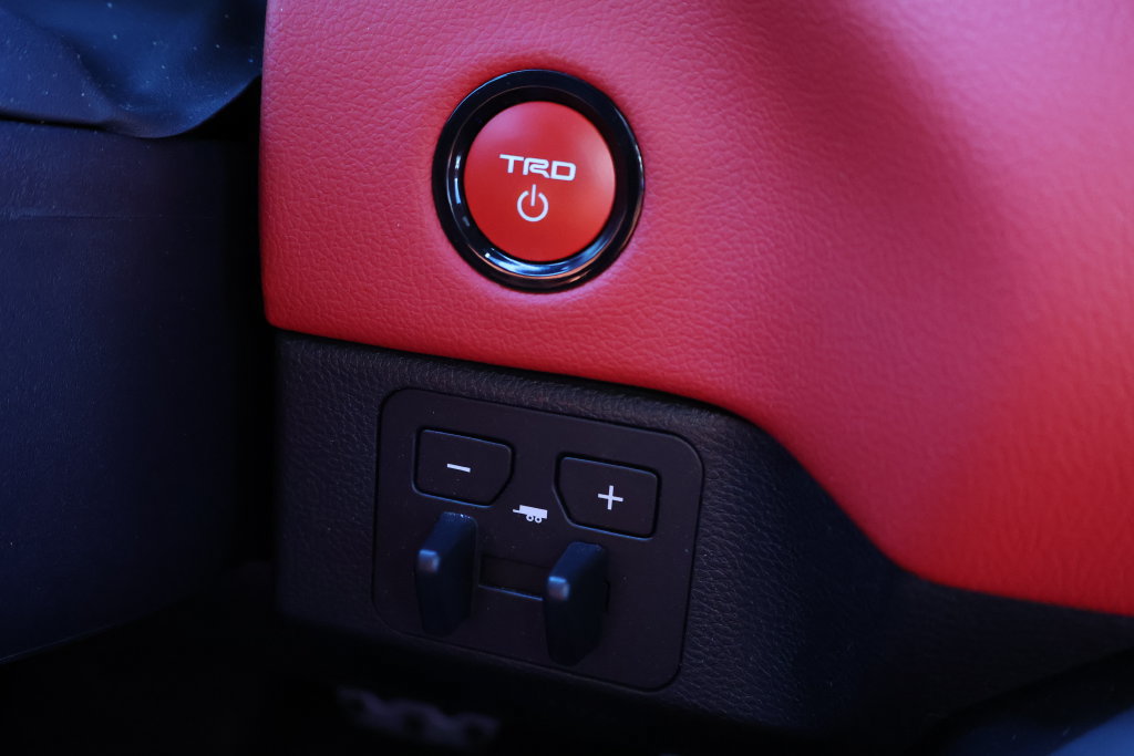 Used 2025 Toyota Tundra TRD Pro AWD/4WD image 32