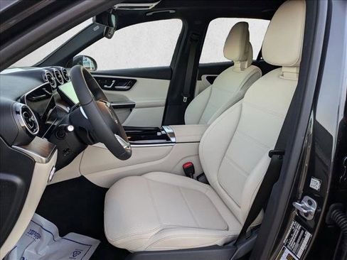 Used 2026 Mercedes-Benz GLC 300 image 5