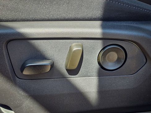 New 2026 GMC Sierra 1500 Elevation image 16