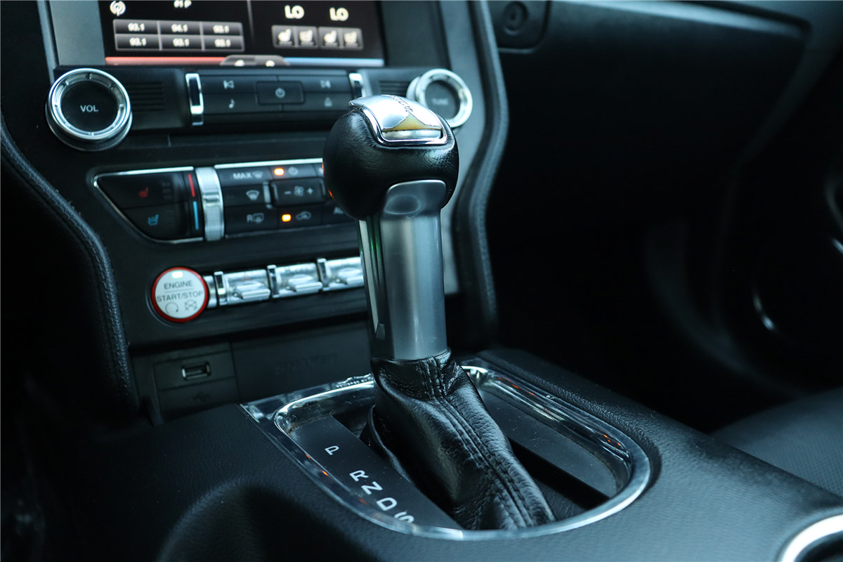 Used 2015 Ford Mustang Premium RWD image 33