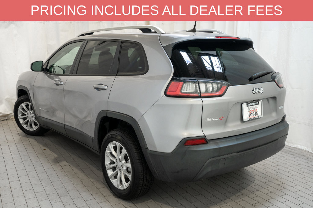 Used 2020 Jeep Cherokee Latitude FWD image 3