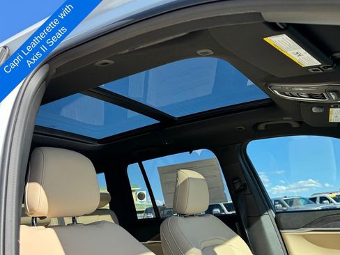 New 2025 Jeep Grand Cherokee Limited w/ Luxury Tech Group II image 13