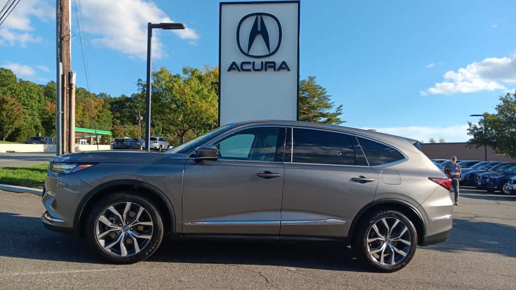 Used 2023 Acura MDX w/ Technology Package AWD/4WD image 2