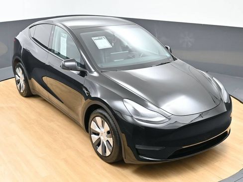 Used 2023 Tesla Model Y Long Range AWD/4WD image 45