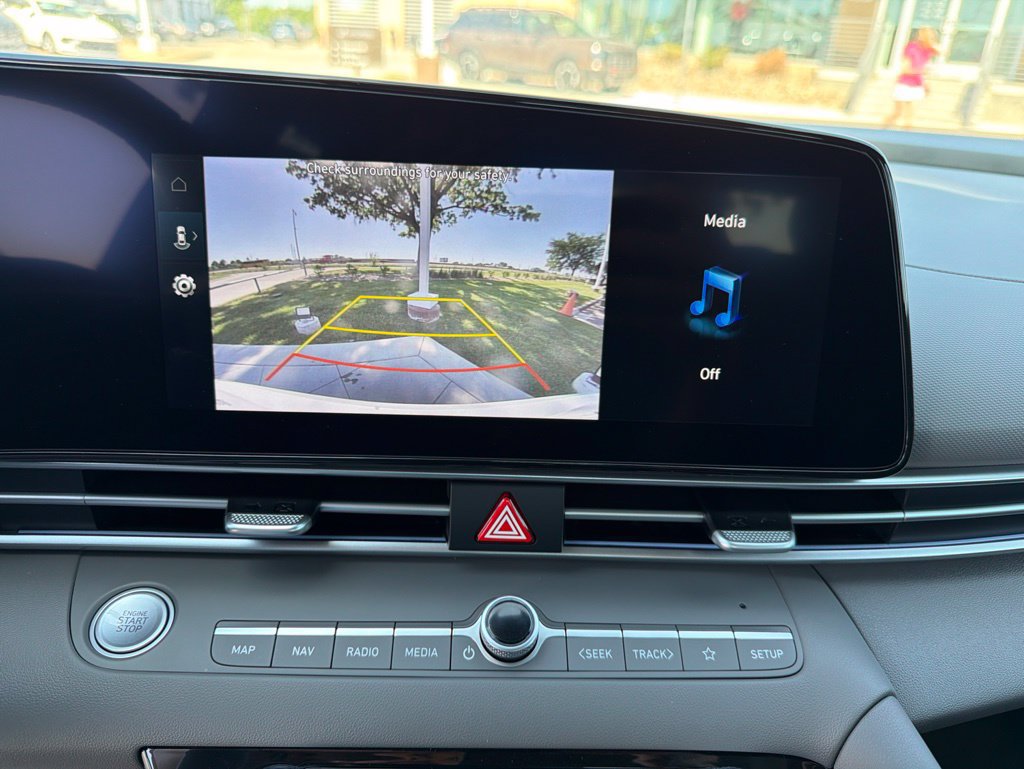 New 2025 Hyundai Elantra SEL FWD image 21