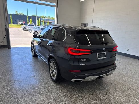 Used 2021 BMW X5 xDrive40i w/ Premium Package AWD/4WD image 3