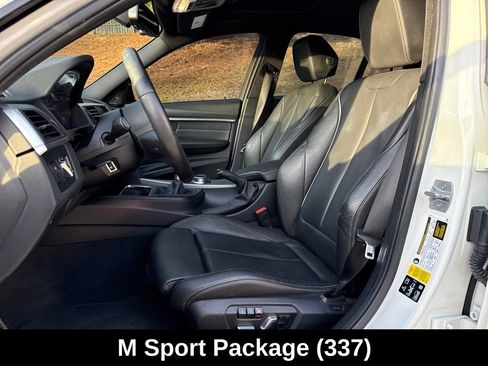 Used 2018 BMW 340i xDrive Sedan w/ Premium Package image 12