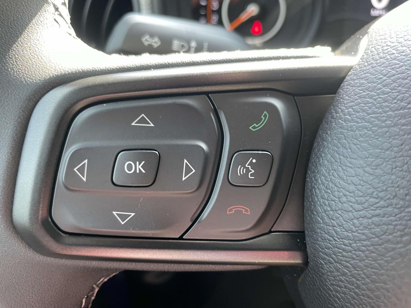 Used 2026 Jeep Gladiator Sport AWD/4WD image 18
