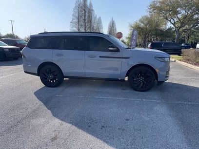 Used 2025 Lincoln Navigator Reserve w/ Jet Appearance Package