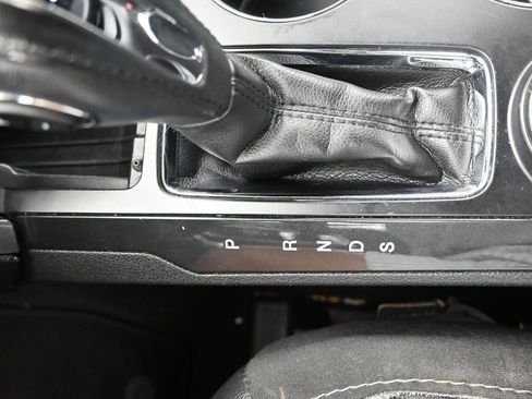 Used 2019 Ford Explorer Limited w/ Class III Trailer Tow Package image 37