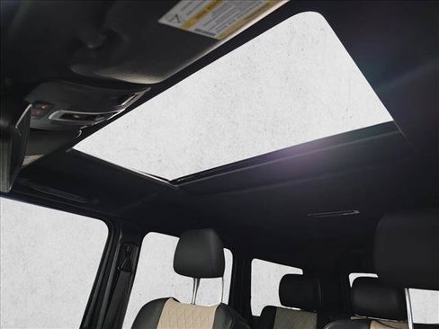 Used 2017 Mercedes-Benz G 63 AMG 4MATIC image 29
