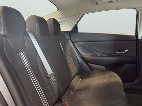 Used 2023 Hyundai Elantra SEL FWD image 17