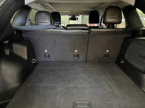 Used 2020 Jeep Cherokee Limited image 26