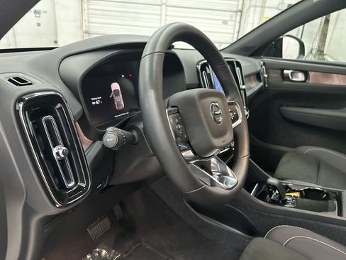 Used 2022 Volvo C40 P8 Recharge Ultimate AWD/4WD image 9