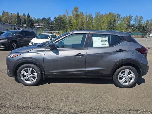 New 2025 Nissan Kicks Play S image 8