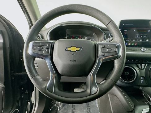 Used 2024 Chevrolet Blazer LT w/ Convenience Package FWD image 13