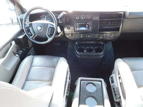 Used 2018 Chevrolet Express 2500 w/ Enhanced Convenience Package RWD image 66