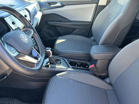 Used 2024 Volkswagen Taos SE w/ MDO Package image 13