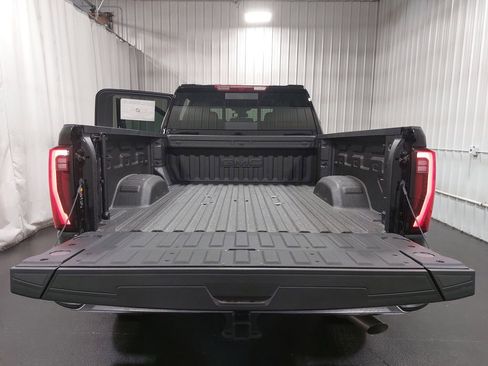 New 2025 GMC Sierra 2500 SLT w/ SLT Premium Package image 12