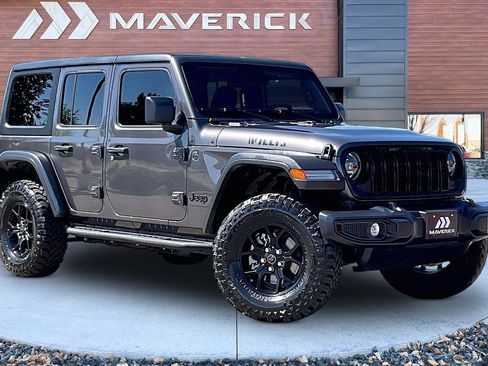 Used 2025 Jeep Wrangler Unlimited Sport AWD/4WD image 1