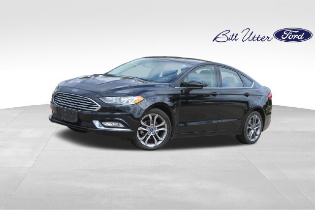 Used 2017 Ford Fusion SE w/ Equipment Group 201A FWD image 1