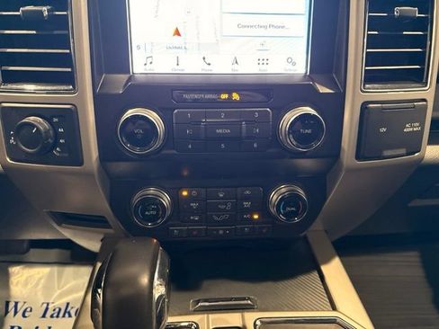 Used 2019 Ford F150 Lariat w/ Equipment Group 502A Luxury AWD/4WD image 30