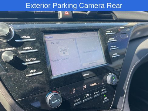 Used 2020 Toyota Camry SE image 8