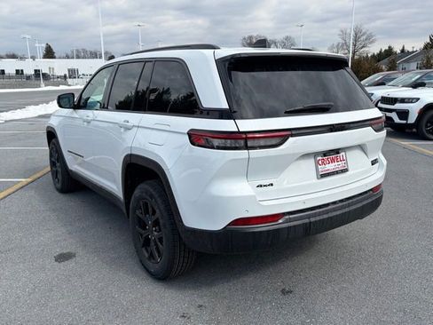 New 2026 Jeep Grand Cherokee Altitude image 5