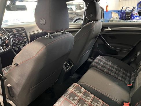 Used 2019 Volkswagen GTI SE image 18