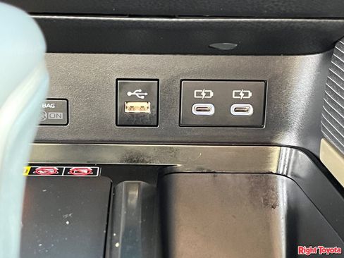 Used 2026 Toyota Camry SE FWD image 27