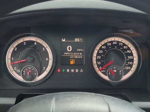 Used 2019 RAM 1500 Classic SLT AWD/4WD image 24