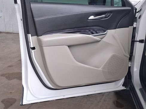 Used 2023 Cadillac XT4 Luxury FWD image 16