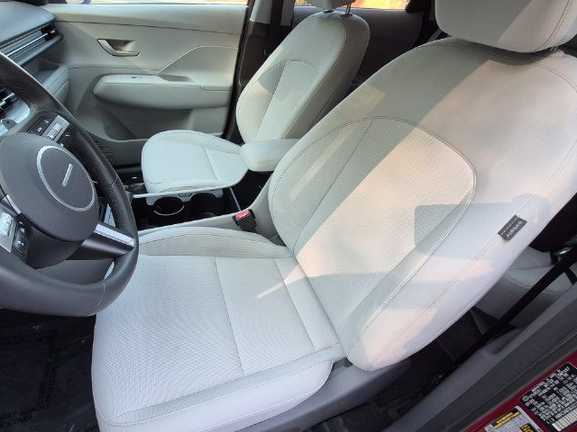 Used 2025 Hyundai Kona SEL FWD image 12