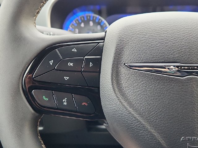 Used 2024 Chrysler Pacifica Touring FWD image 39