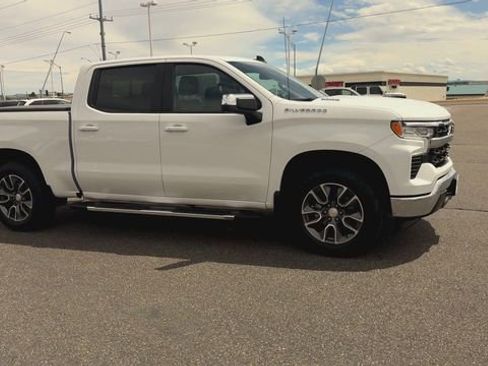 Used 2022 Chevrolet Silverado 1500 LT w/ All Star Edition Plus AWD/4WD image 2