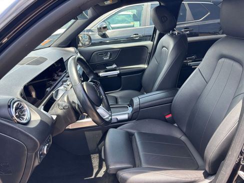 Used 2024 Mercedes-Benz GLB 250 image 28