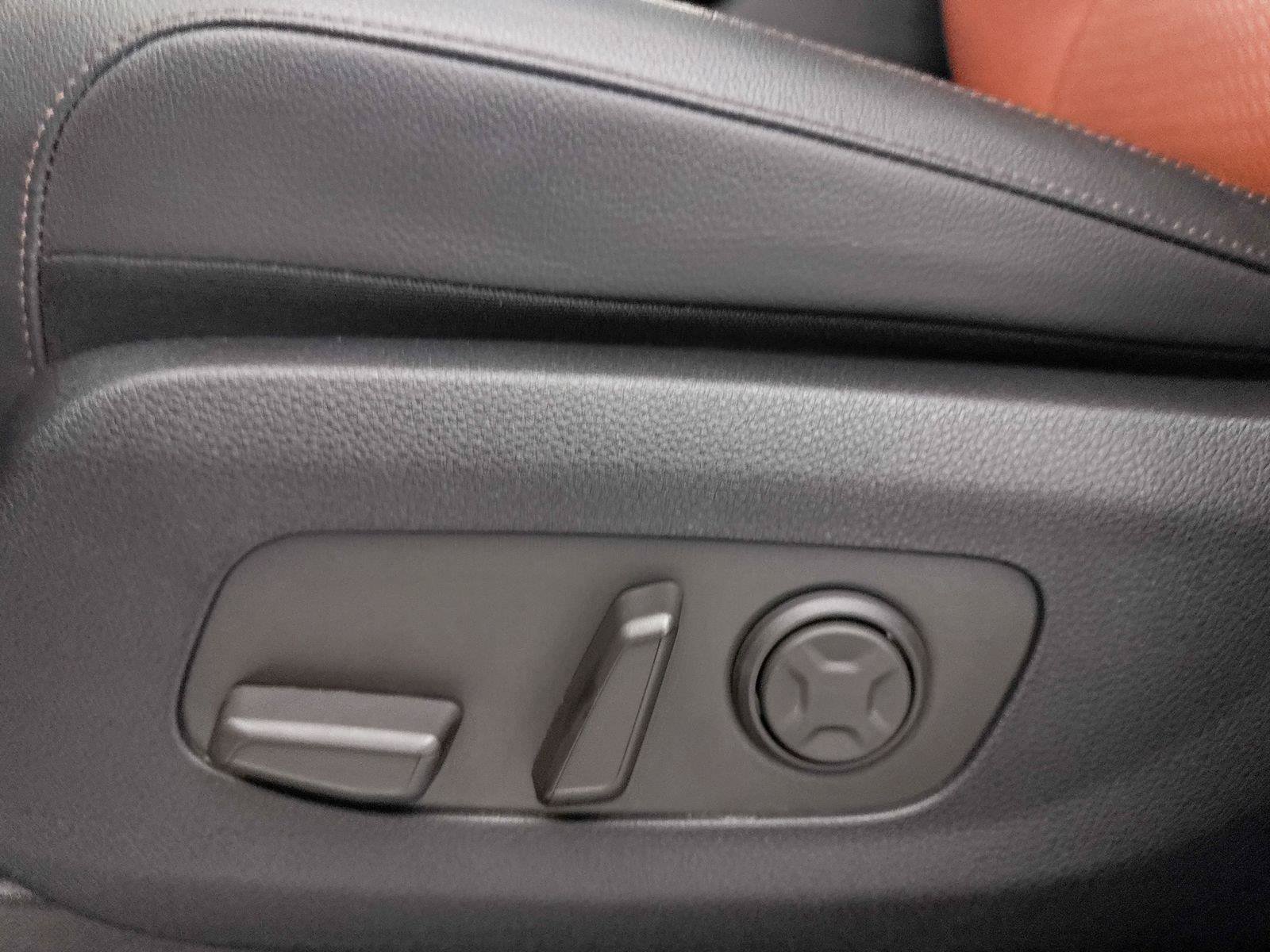 Used 2026 Kia Carnival SX Prestige FWD image 30