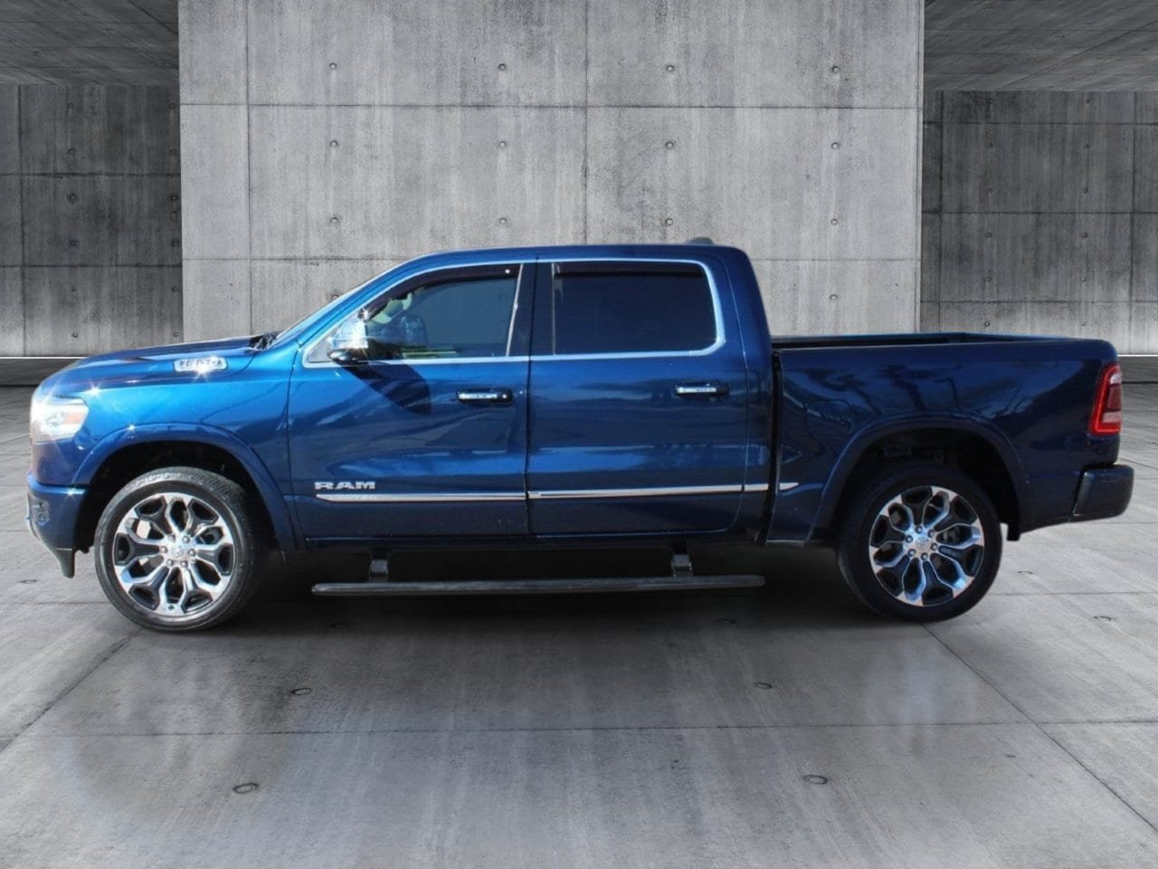Used 2021 RAM 1500 Limited AWD/4WD image 3