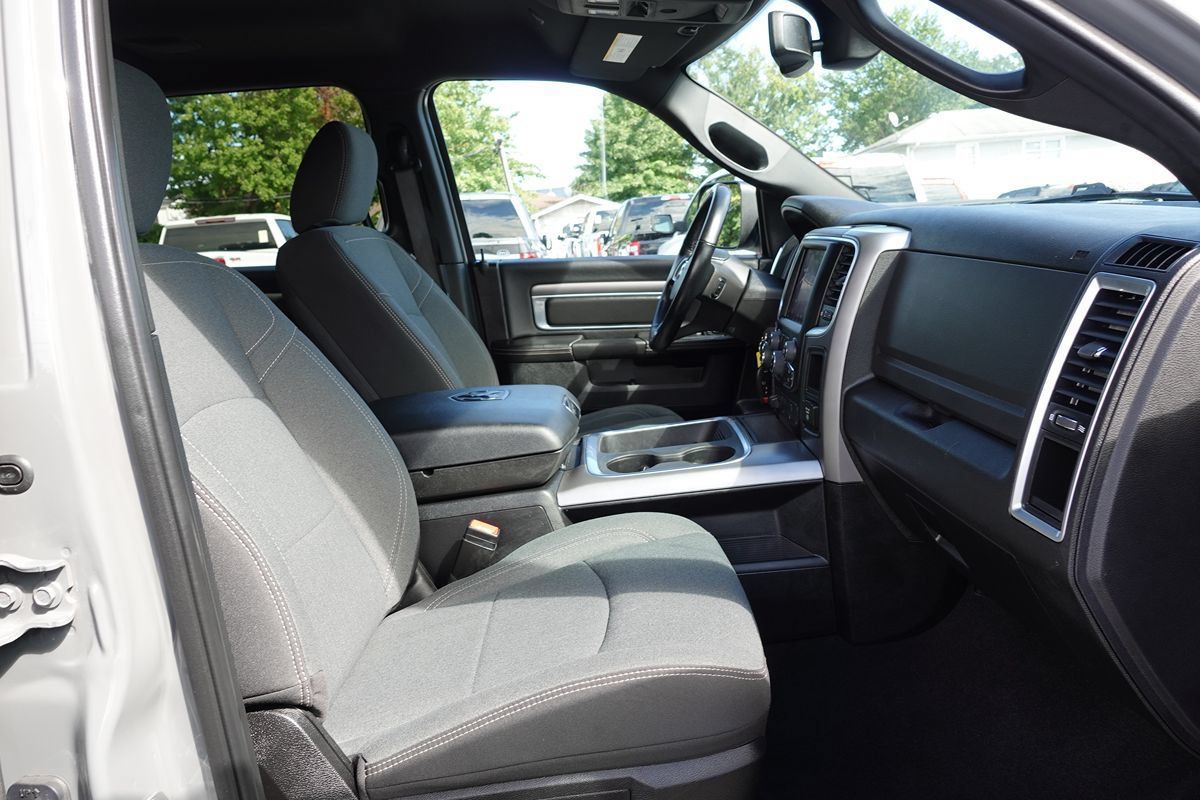 Used 2022 RAM 1500 Warlock w/ Ceramic Grey Warlock Package AWD/4WD image 41