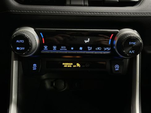 Used 2022 Toyota RAV4 XLE image 20