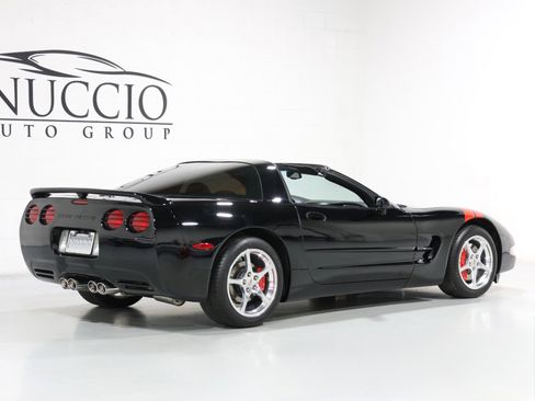 Used 2002 Chevrolet Corvette Coupe w/ Preferred Equipment Group1 image 55