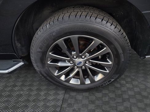 Used 2021 Ford Expedition XLT image 23