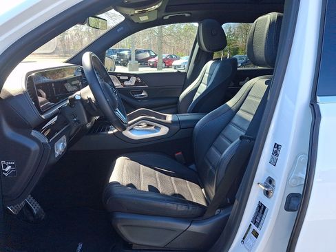 Used 2023 Mercedes-Benz GLS 580 4MATIC image 13