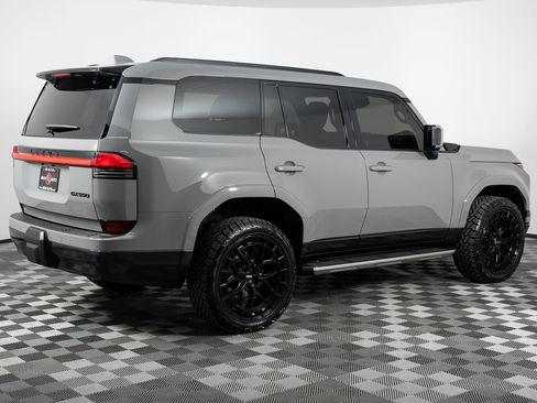 Used 2025 Lexus GX 550 image 8